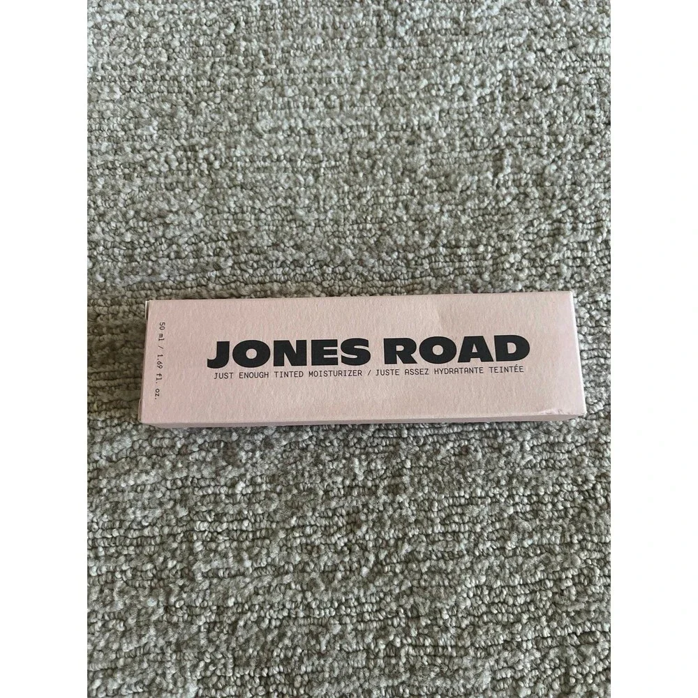 NIB Jones Road Just Enough Tinted Moisturizer Alabaster